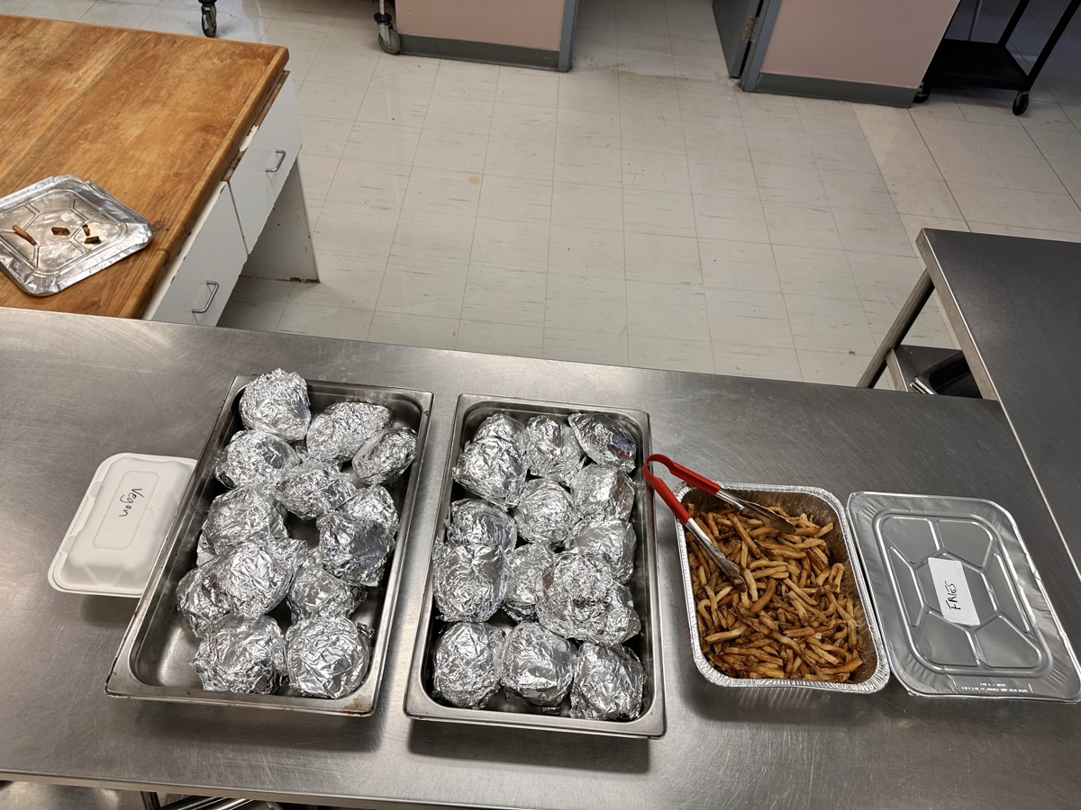 Fresh meals prepared and delivered for a school lunch